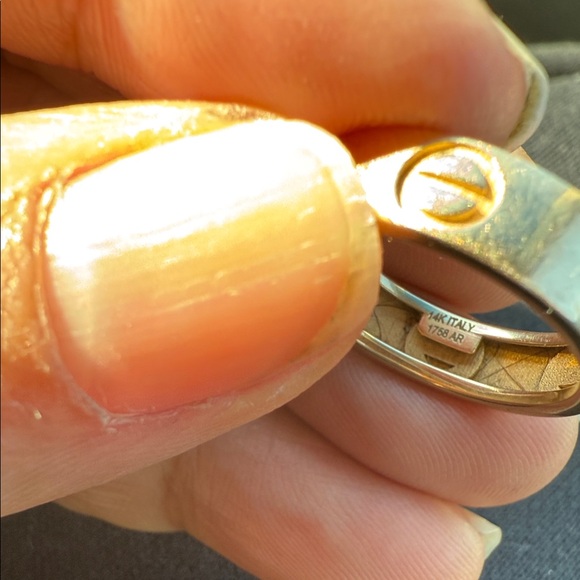 Elegant Gold Band Ring - Picture 3 of 3